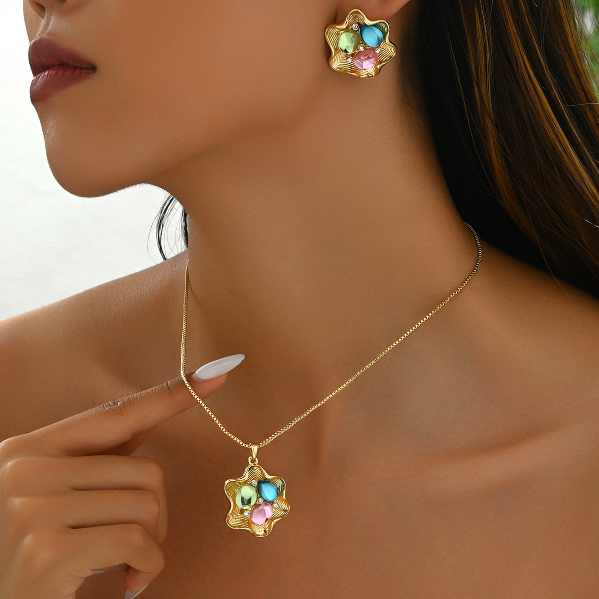 New Style Women's Jewelry Set With Unique Petal Design, Earrings And Long Necklace