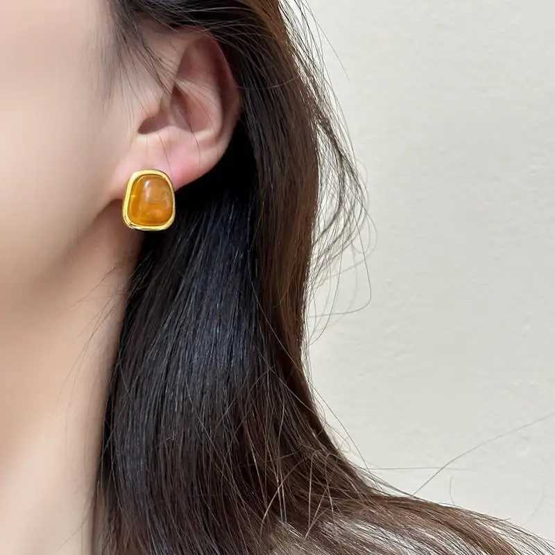 Vintage Coffee Color Square Resin Stud Earrings for Women Girls Fashion Metal Irregular Geometric Earrings Jewelry 2025 Trend XJ250623