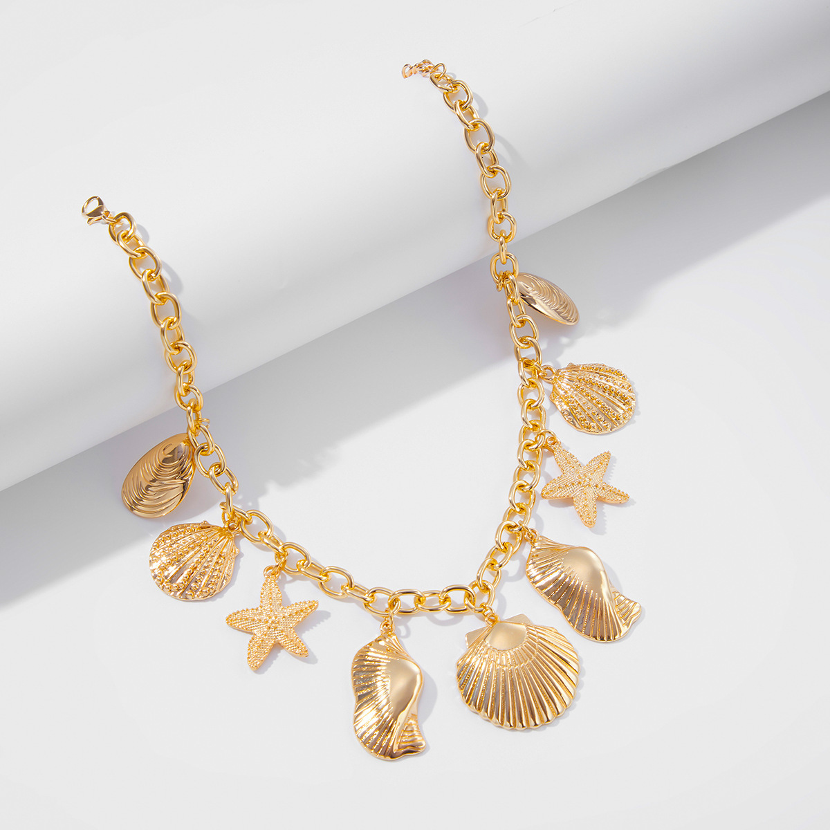 Ocean Style Exaggerated Large Shell Pendant Necklace for Women Simple Starfish Tassel Vacation Jewelry