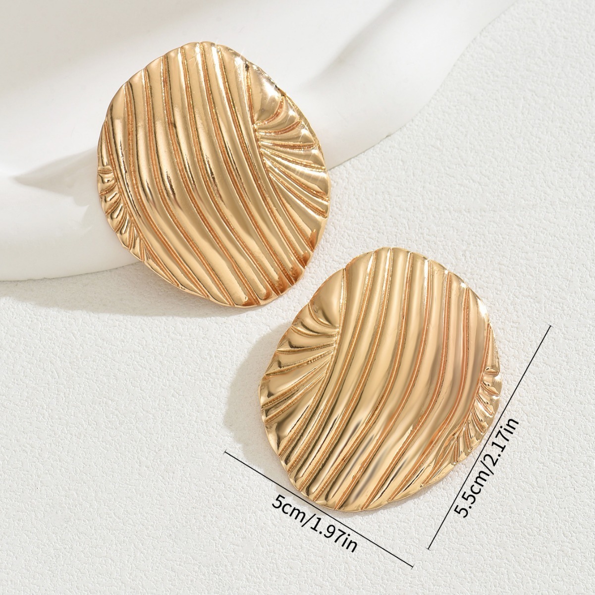 Geometric Light Style Women's Personality Wrinkle Line Design Alloy Stud Earrings Electroplated