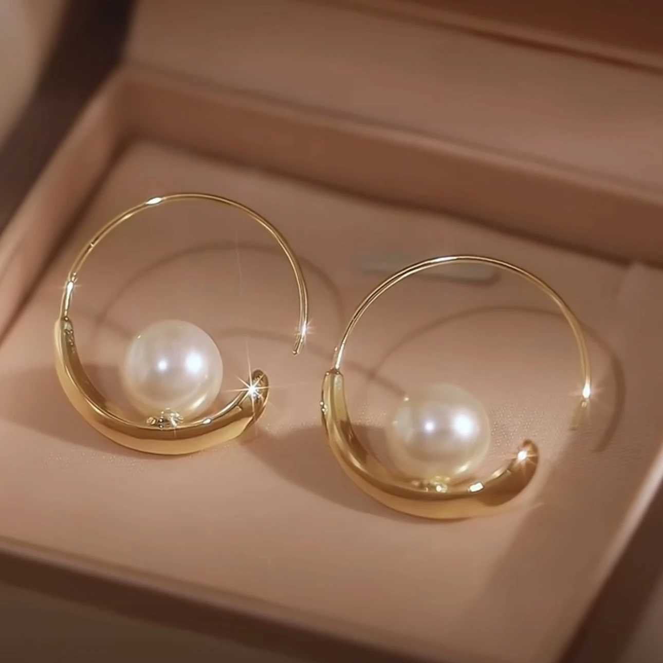 French Earrings With Simple Circular Artificial Pearl Earrings Niche High-End Style Versatile Earrings XJ250623