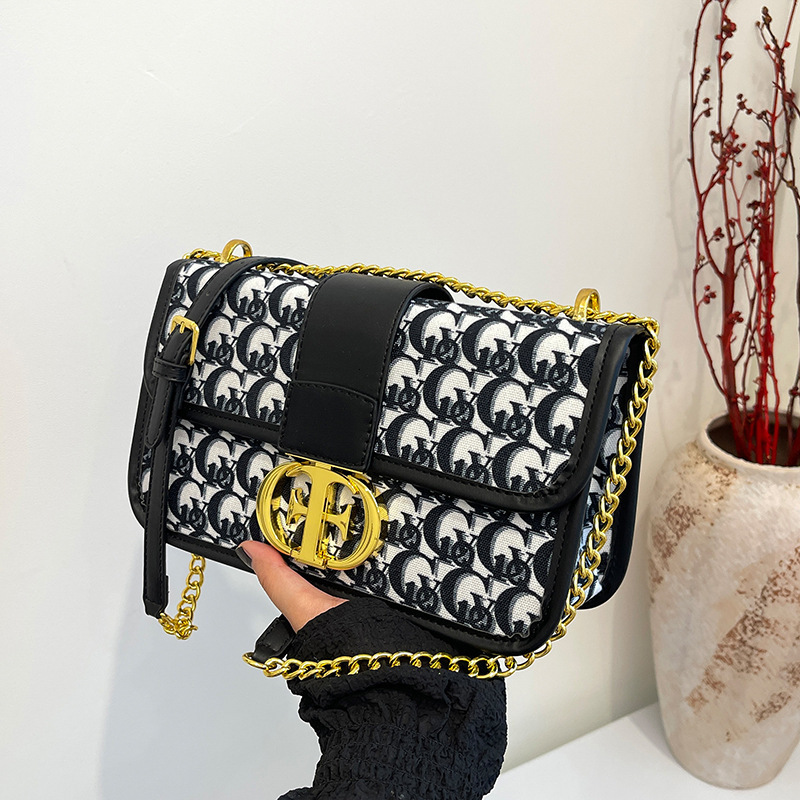 Free Shipping Designer Bag Embroidered Vintage Bag High-end Handmade Bag For Women Trending Small Bag Light Luxury Fashion Retro Luxury Bag Shoulder C