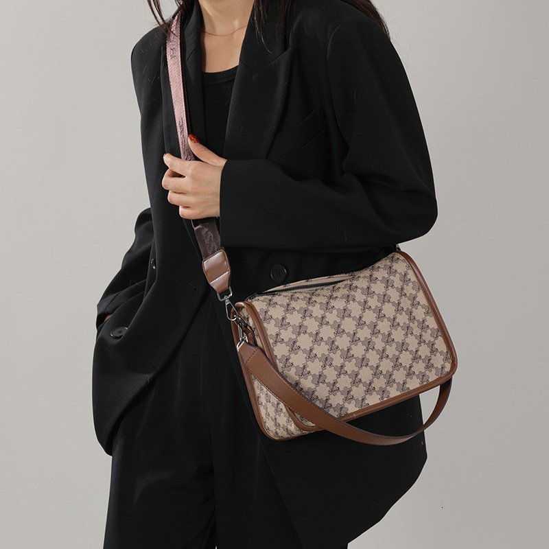 Free Shipping Designer Bag Tote Bag For Women, Vintage Shoulder Bag, 2025 New Fashion Commuter Bag, Versatile Boston Luxury Bag Crossbody Bag