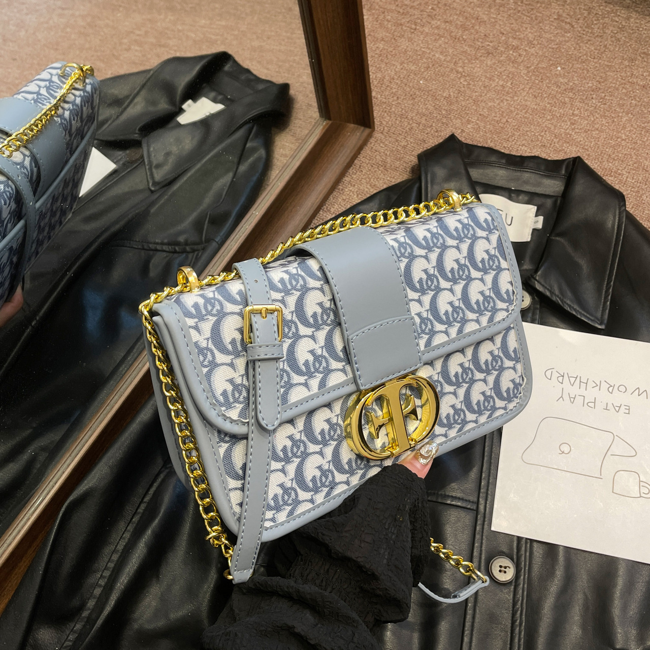 Free Shipping Luxury Bag Designer Bag International Trend Women's Bag 2025 New Fashion Same Style Small Square Bag High-end Crossbody Chain Shoul