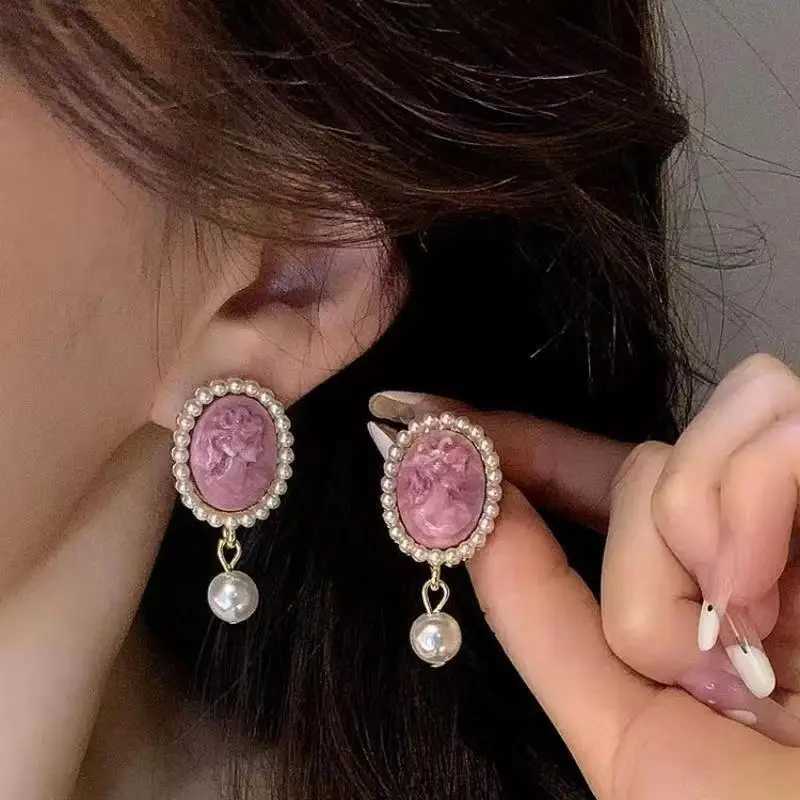 French Vintage Pearl Earrings for Women Personalized Elegant Romantic Portrait Earrings Ladies Girls Travel Wedding Jewelry XJ250623