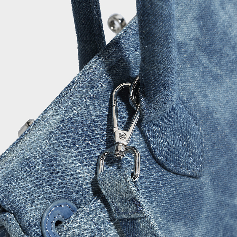 2025 New Designer Denim Bag Shoulder Bag Large Capacity Crossbody Bag High-Grade Denim Handbag Envelope Bag Locking Decoration