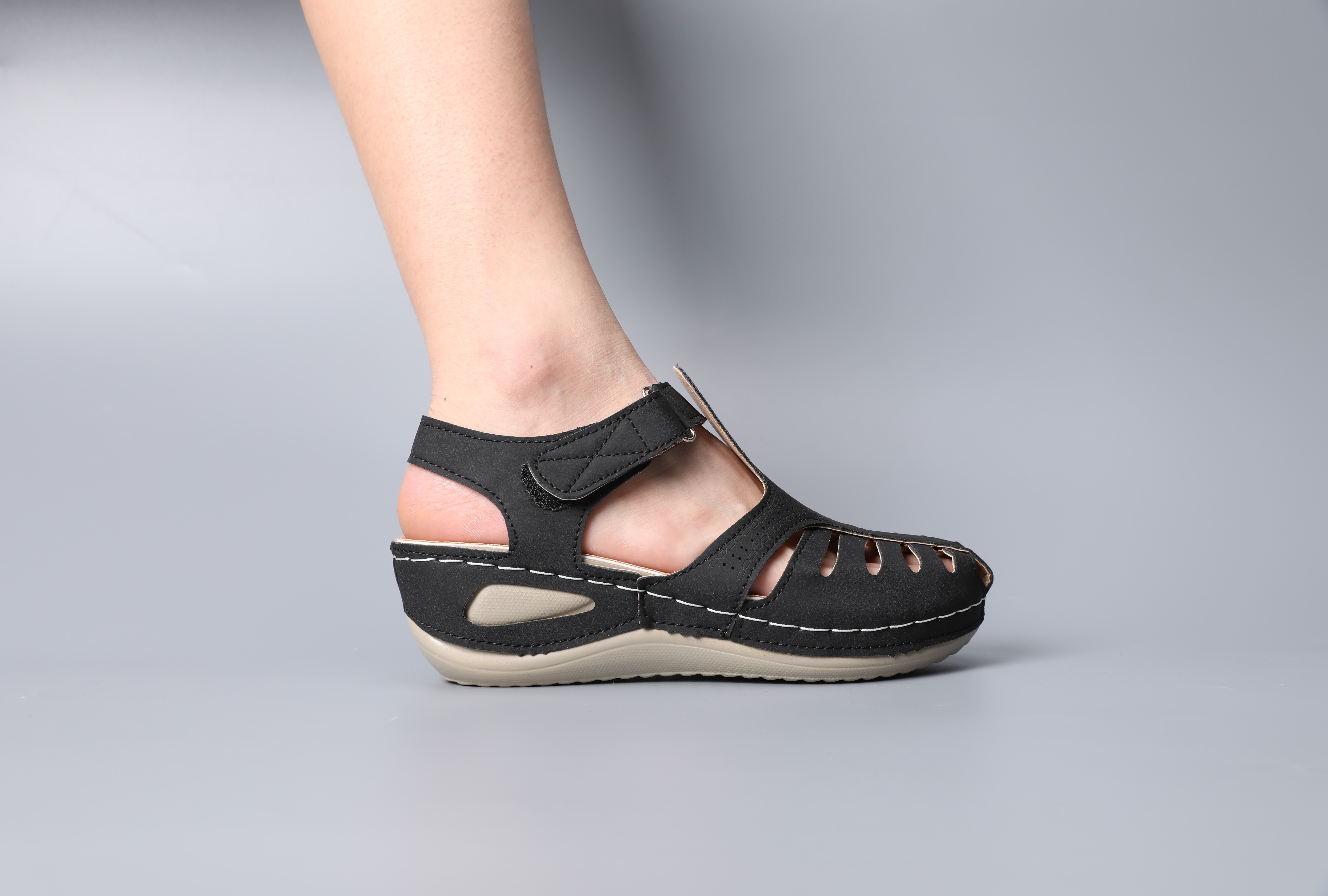 022-Women's Summer Fashion Classic Cave Shoes Thick Round Toe Oblique Heel Octopus Sandals Foreign Trade Plus Size Retro Toe Sandals