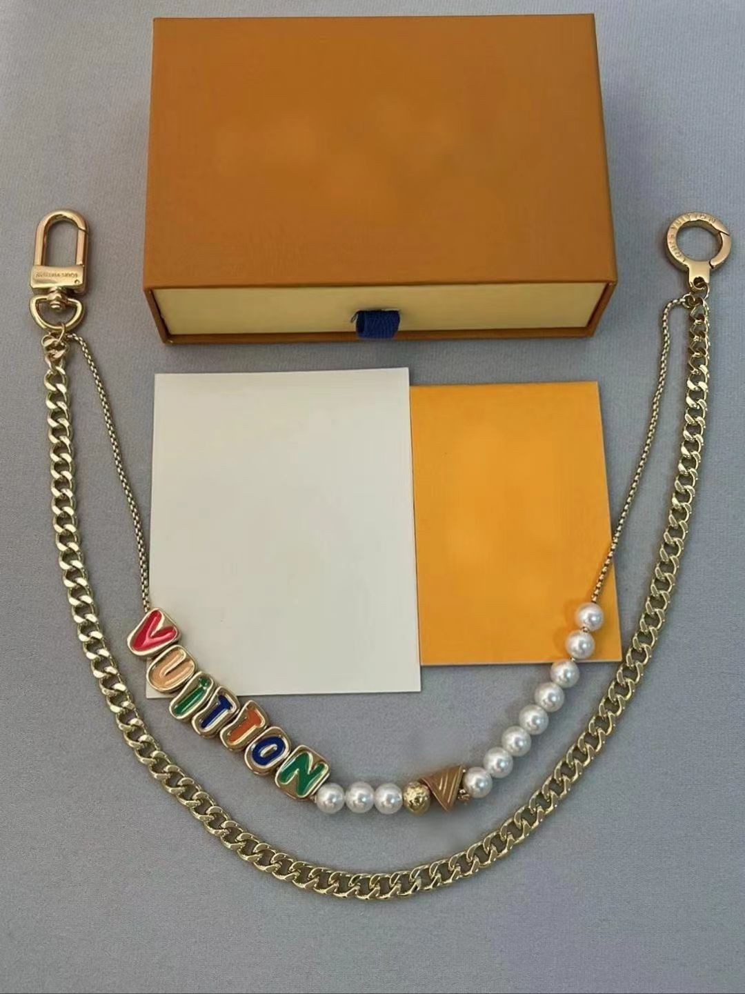 Designer Keychain Bag Charm Cherry Keychain Sunflower Lanyards Trendy Key Wallet Chain Accessries Fashion Men Women Bag Charms Designer Leather Keys Pendant