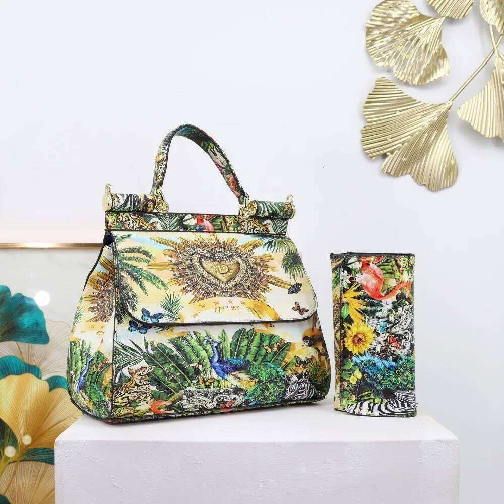 European And American Fashion Printed Letter Wallet Shoulder Retro Classic Pattern Women's Crossbody Bag