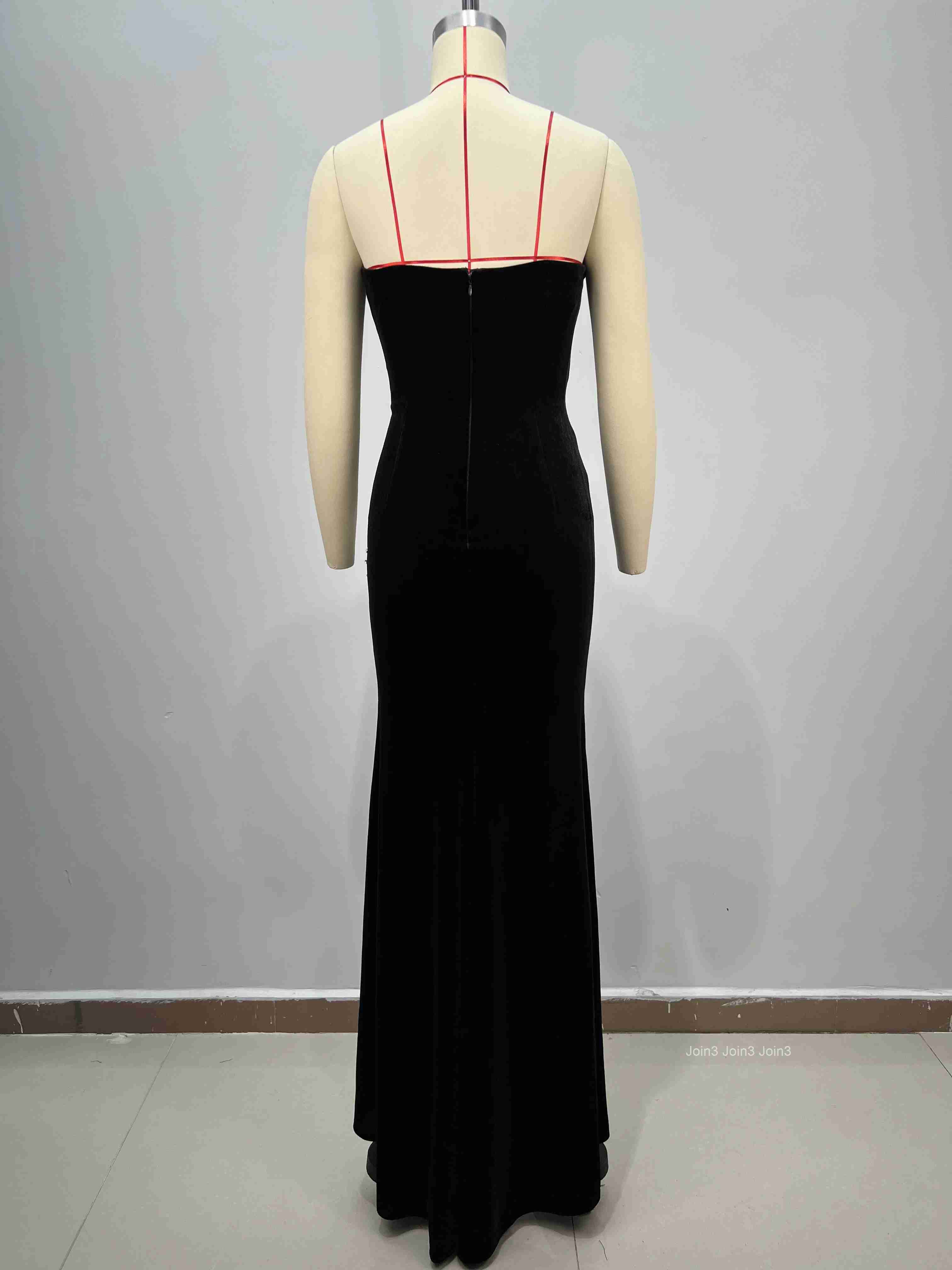 Sparkling Black Velvet Evening Gown with Hotfix Rhinestone Details Sleeveless Formal Party Dress for Gala Wedding Banquet