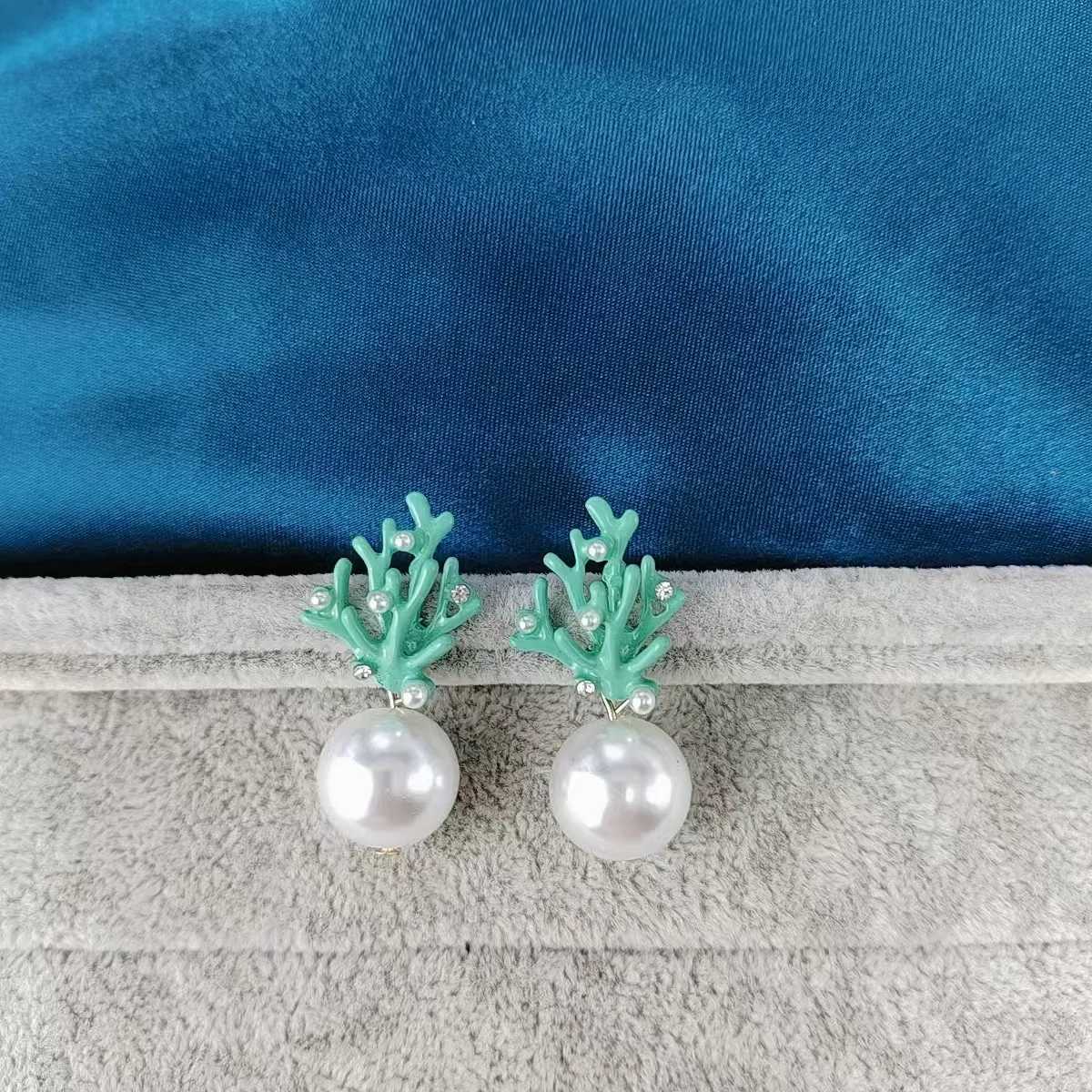 2024 Chic Jewelry Accessories Womens Fashion Faux Pearl Drop Red Coral Branch Statement Earrings with Mini RhinestonesXJ250623