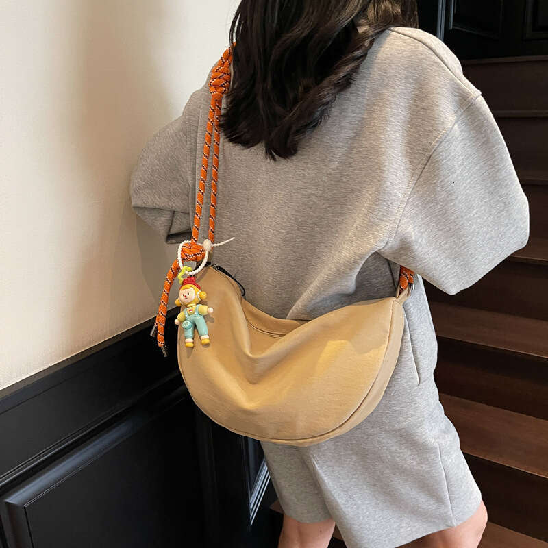 Large Capacity Single Shoulder Crossbody Trendy Crescent for Women New Casual Versatile Nylon Commuter Dumpling Bag