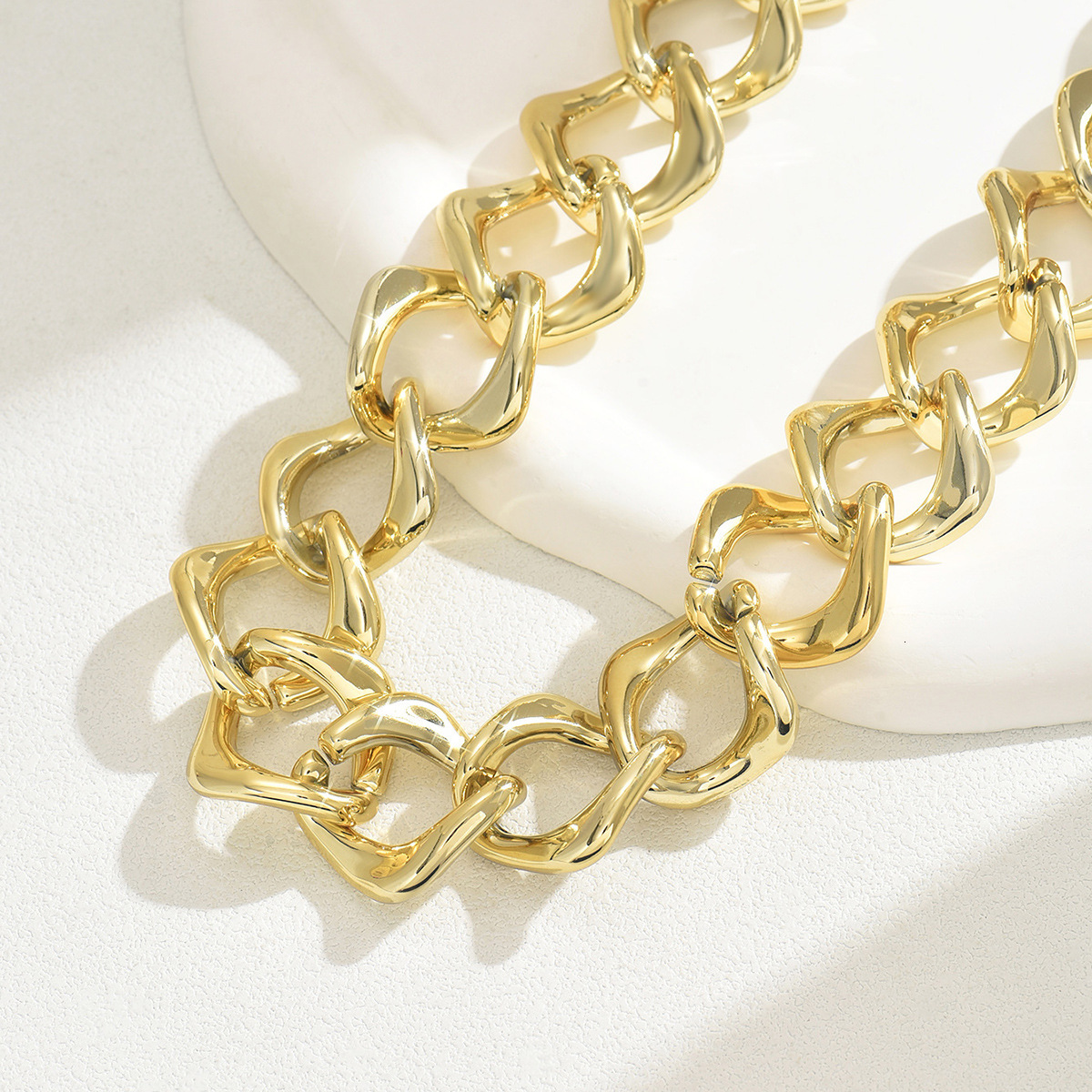 Style Women's Clavicle Chain Gd-Plated Exaggerated Long Necklace Jewelry