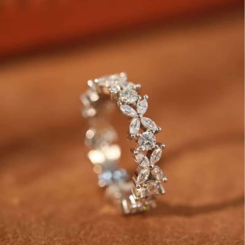 Jewelry Manufacturers Clovers 925 Silver Jewelry Round Brilliant Cut Moissanite Ring for Women Engagement Party