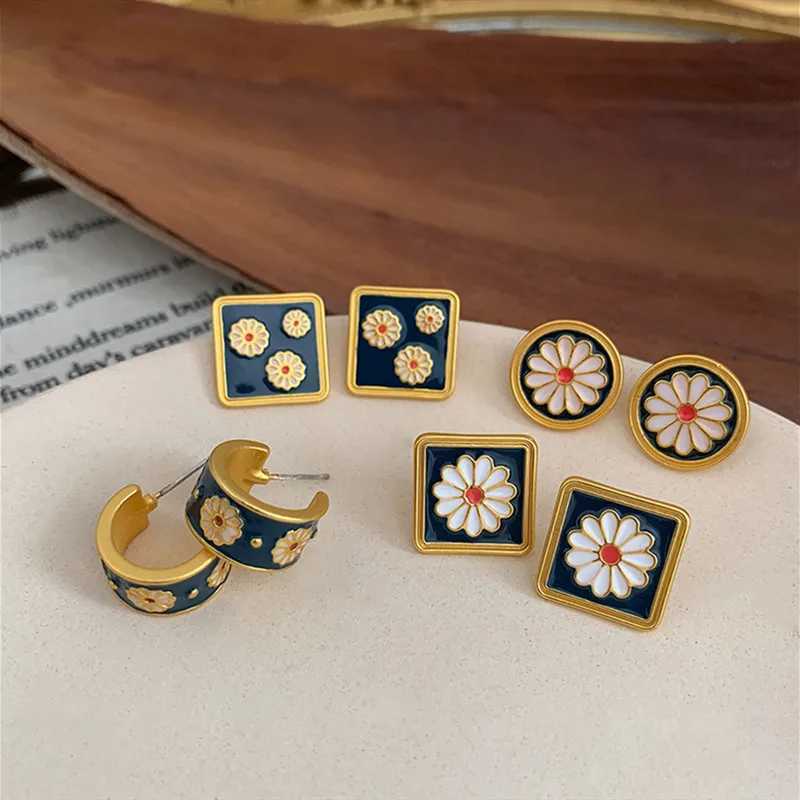 2020 Vintage Colorful Enamel Metal Flower Stud Earrings Geometric Square Round for Women Girls Daisy Wedding Jewelry Gifts XJ250623