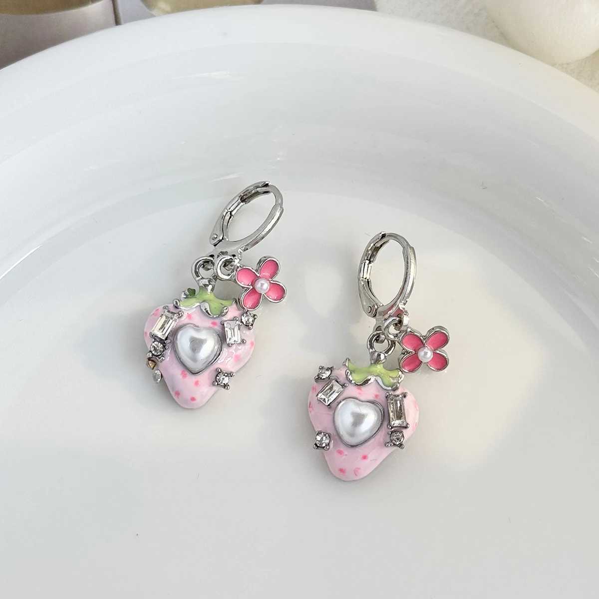 ly Pink Sterry Pearl Earrings for Women New Design Flower Pendant Silver Color Drop Earrings Wedding Jewelry GiftsXJ250623