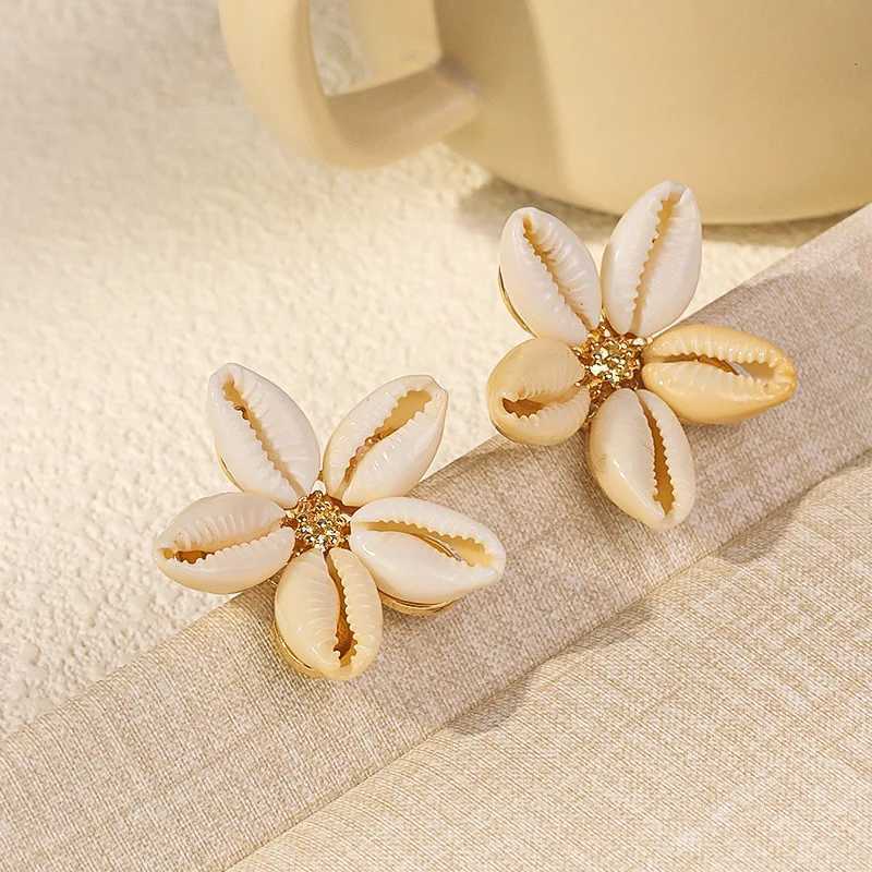Bohemia Shell Stud Earring for Women Summer Beach Pearl Conch Drop Geometric Earring Girls Fashion Wedding Jewelry Gifts XJ250623