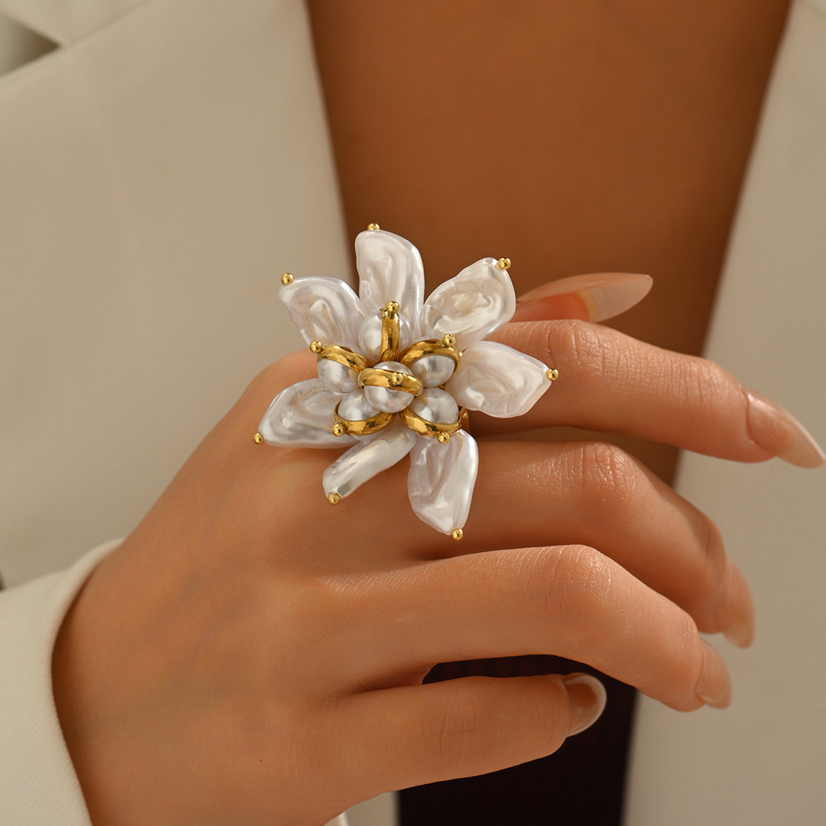 Wind Women's Open Flower Inlaid Irregular Pearl Design High-end Sense Index Finger Ring for Women