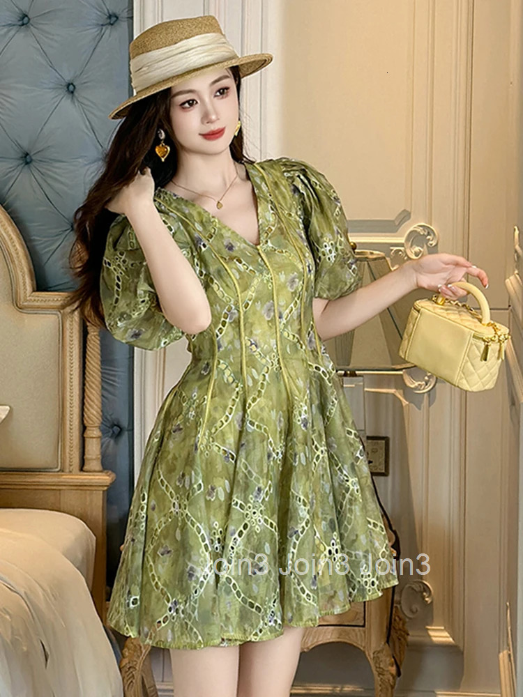 Summer Fashion Casual Sweet Flower Embroidery A-Line Short Dress Women Clothes Elegant Retro Puff Sleeve Slim Mini Party Vestido