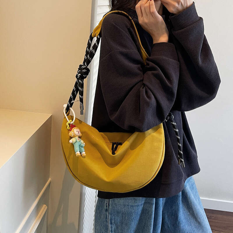 Large Capacity Single Shoulder Crossbody Trendy Crescent for Women New Casual Versatile Nylon Commuter Dumpling Bag