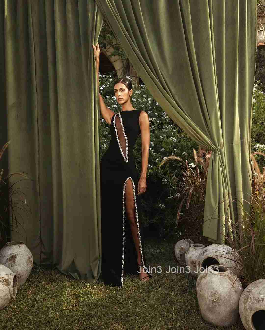 Luxury Black Velvet Evening Dress Sleeveless High Slit Rhinestone Chain Slim Fit Formal Gala Glamorous Party Wear