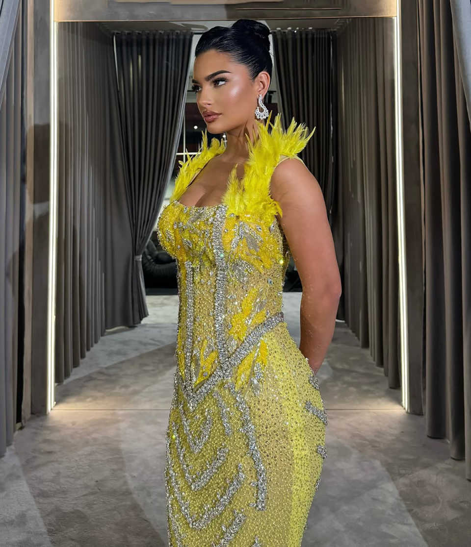 Luxury Beaded Sequined Evening Dresses Elegant Feather Square Neck Mermaid Prom Dress Crystal Floor Length Party Celebrity Gowns