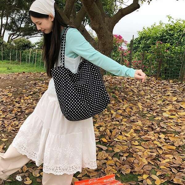 New Canvas Tote Fashion Trend Hot Sale Versatile Casual Large Capacity Polka Dot Shoulder Bag for College Students Commuting