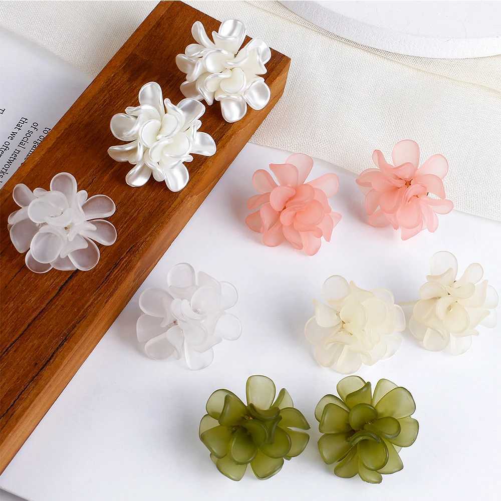 New Fashion Korean Sweet Resin Holiday Flower Stud Earrings For Women Fashion Elegant Acrylic Earrings Party Jewelry XJ250623