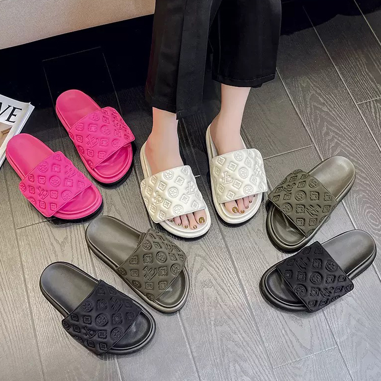 Summer New Luxury Designer Women's Thick Sole Slippers Outdoor Fashion Beach Sandals Embossed Printing Home Women's Shoes 003