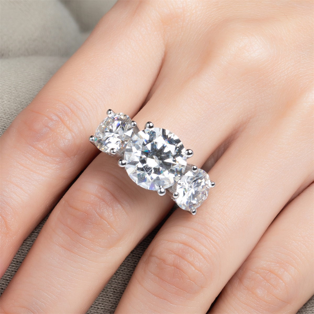 GRA D VVS 1pcs 6ct 2pcs 2.5ct Brilliant Cut Moissanite Diamond 925 Silver Ring Engagement Three Stone Ring for Women