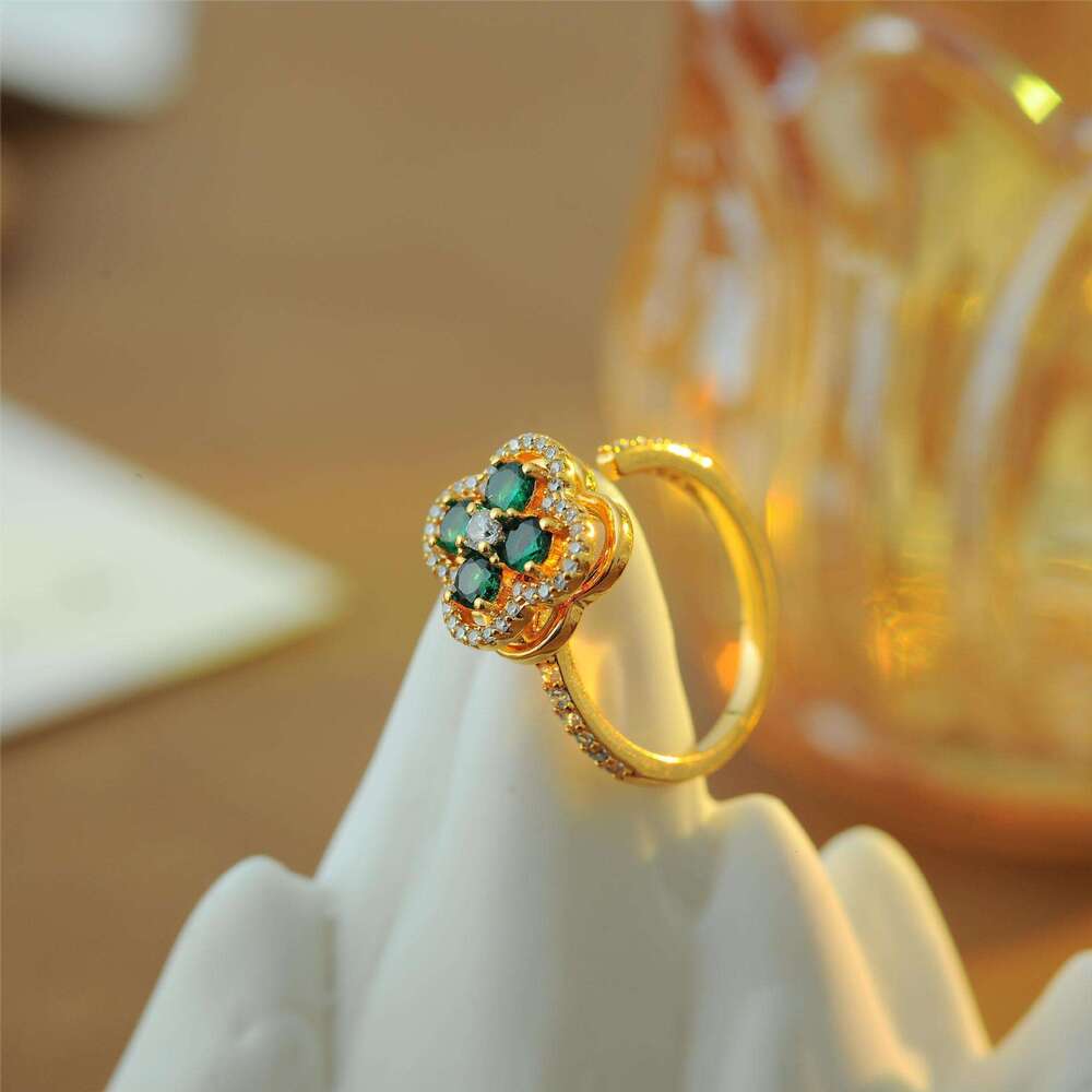 Korean Japanese Style Small and Exquisite Micro-inlaid Green Rotating Zircon Four-leaf Flower Internet Celebrity Personality Versatile Super Shiny Fas