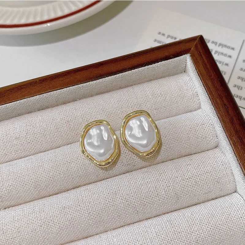 Fashion Geometric Irregular Round Metal Pearl Earrings for Women 2024 Minimalist Style Personality Earrings Trend Jewelry Gift XJ250623