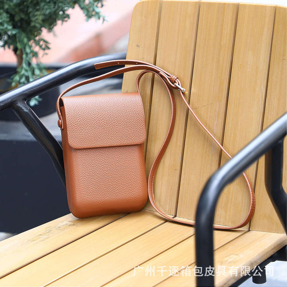 Phone for Women 2025 New Fashion Versatile Vertical Shoulder Small Crossbody Bag Trendy