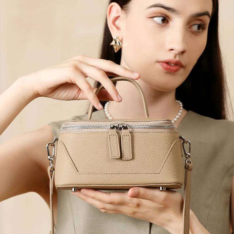 Head layer cowhide lunch box crossbody 2025 new hand-held shoulder bag, makeup genuine leather women's bag
