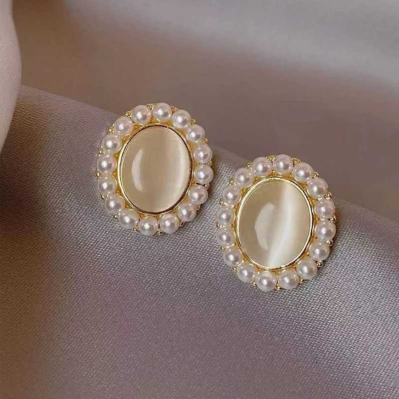 Baroque Opal Oval Imitation Pearl Stud Earring for Women French Retro Elegant Korean Sweet Ear Wedding Party Jewelry Gift XJ250623