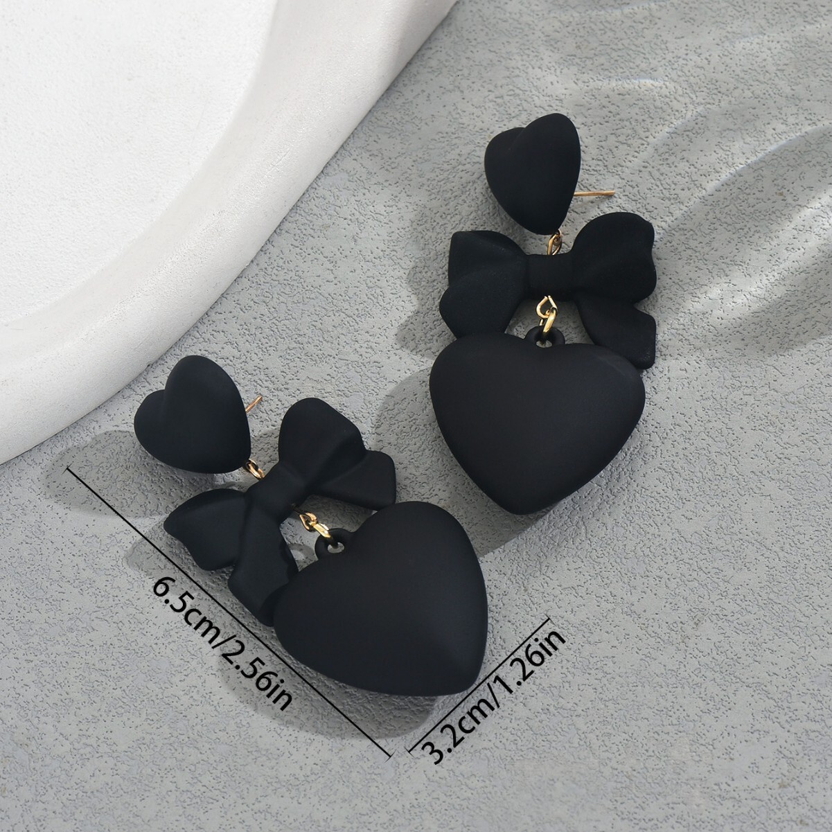 New Style Women's Black Heart Design High-end Stud Earrings for Women