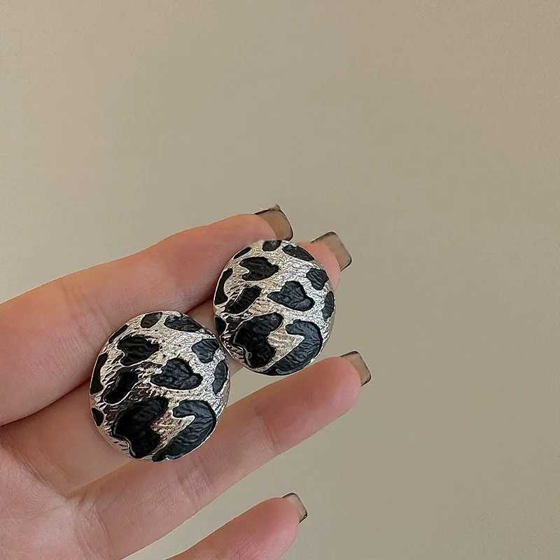Fashion Bohemian Leopard Pattern Heart Stud Earring Mascot Ornaments For Women Valentines Accessories Gift Wholesale E0273 XJ250623