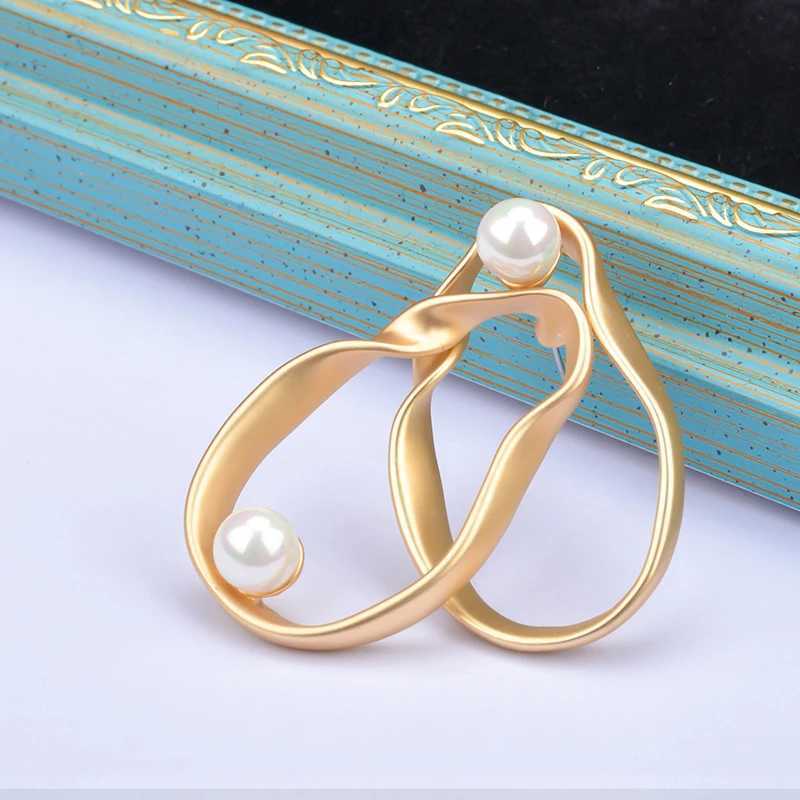 Fashion Simulated Pearl Irregular Dangle Earrings For Women Geometric Gold/Silver Color Metal Hollow Drop Earrings Jewelry Gift XJ250623