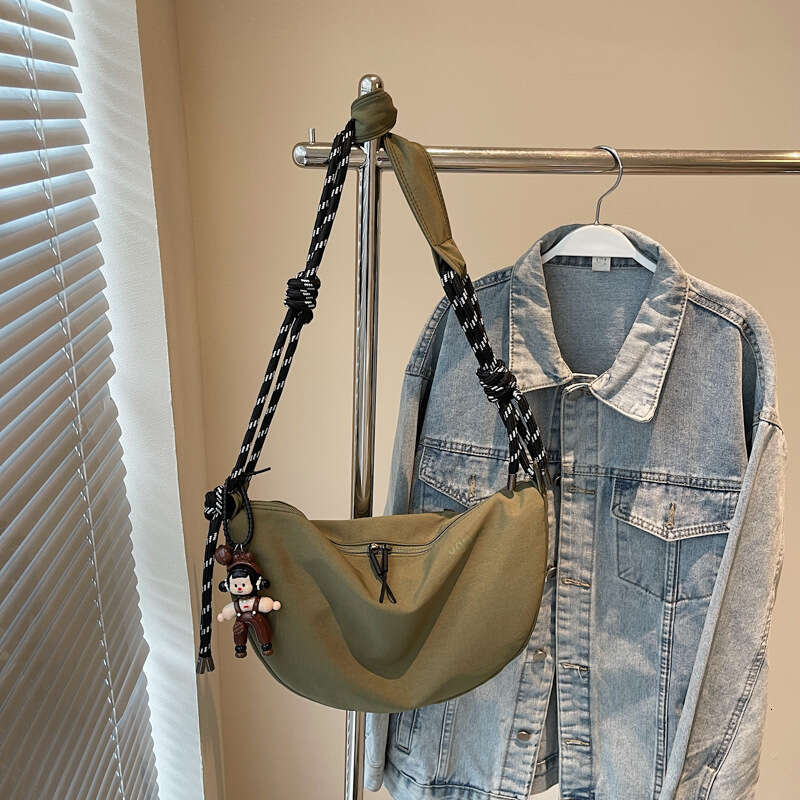 Large Capacity Single Shoulder Crossbody Trendy Crescent for Women New Casual Versatile Nylon Commuter Dumpling Bag