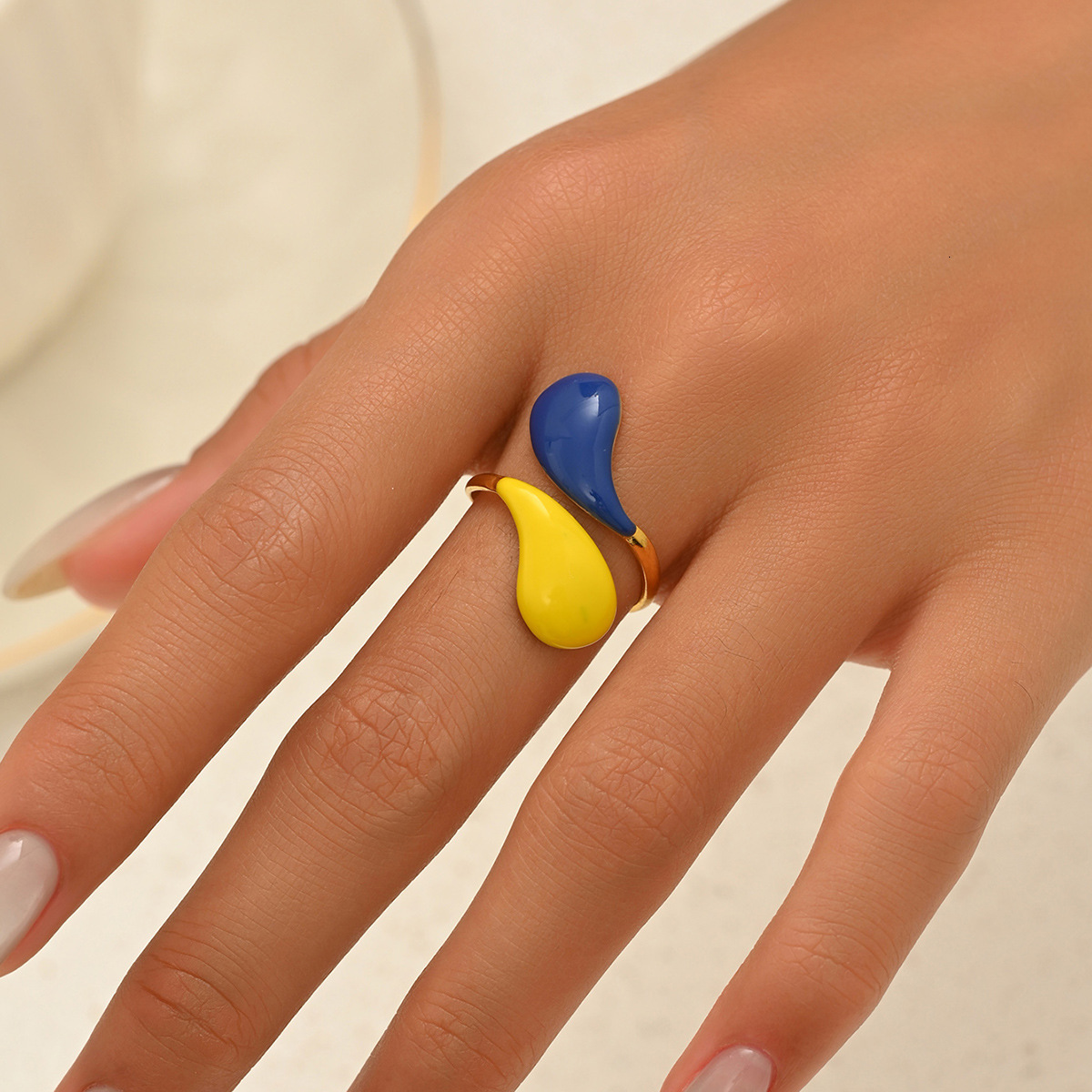 Fashion Style Women's Jewelry Oil Drop Personality Cross Design Open Ring High-end Feel