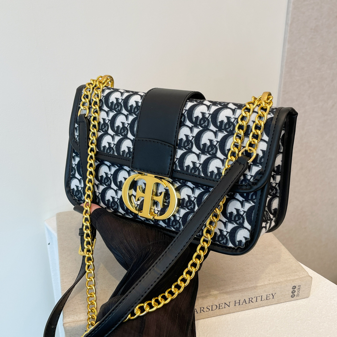 Free Shipping Luxury Bag Designer Bag International Trend Women's Bag 2025 New Fashion Same Style Small Square Bag High-end Crossbody Chain Shoul