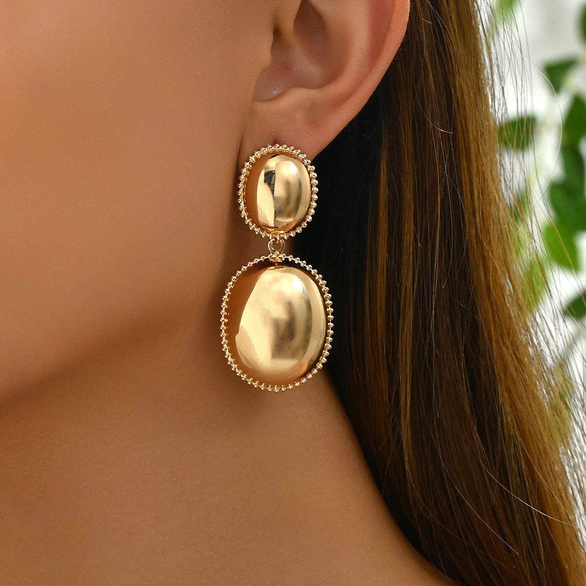 Light Style Women's Personality Fashion Round Ball Design Electroplated Alloy Stud Earrings For Women