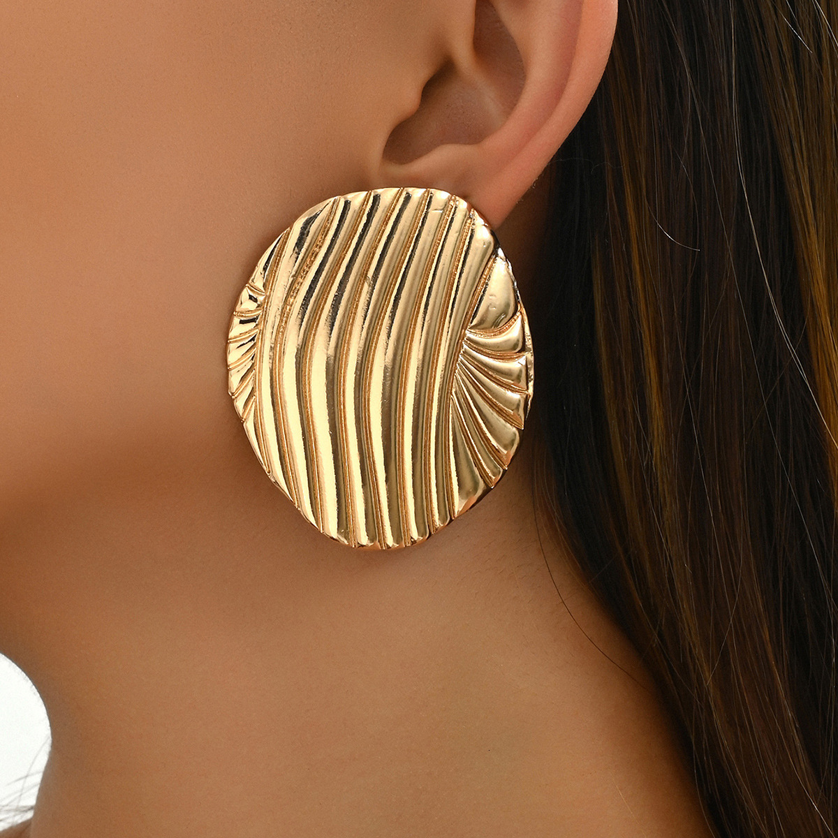 Geometric Light Style Women's Personality Wrinkle Line Design Alloy Stud Earrings Electroplated