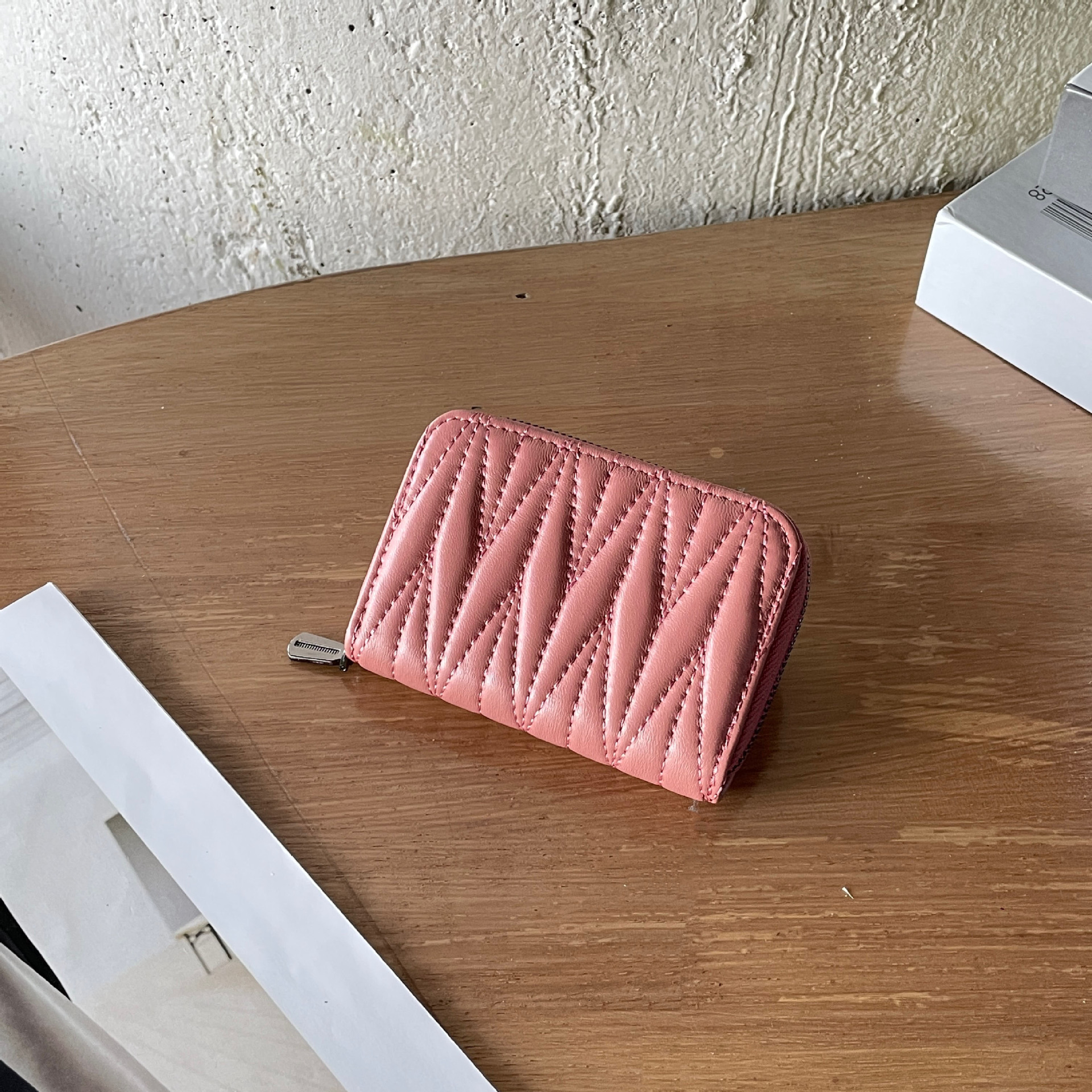 Free Shipping Designer Purses For Women Unisex Wallet Women Uxury Wallet Travel Modern Classic Leather Mini Wallet Snap Black Red ID Window Coin Purse