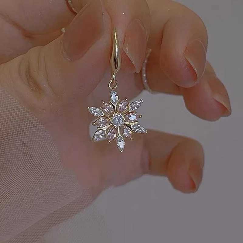 Luxury Rhinestone Snowflake Drop Earrings For Women Elegant Long Tassel Pearl Flower Earring New Year Birtay Jewelry GiftsXJ250623