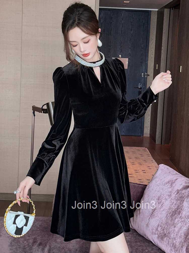 Autumn Winter Fashion Casual Black Velvet Pearl A-Line Short Dress Women Clothes Elegant Vintage Puff Sleeve Slim Party Vestidos
