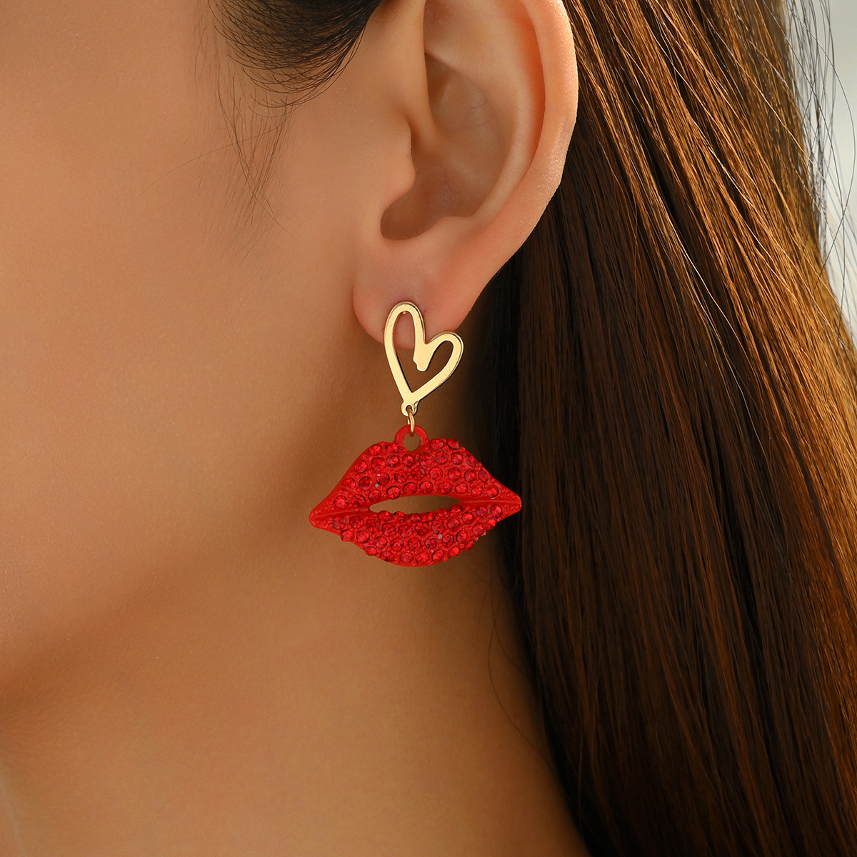 New Women's Jewelry Personality -Studded Heart Design Lip High-End Earrings for Women