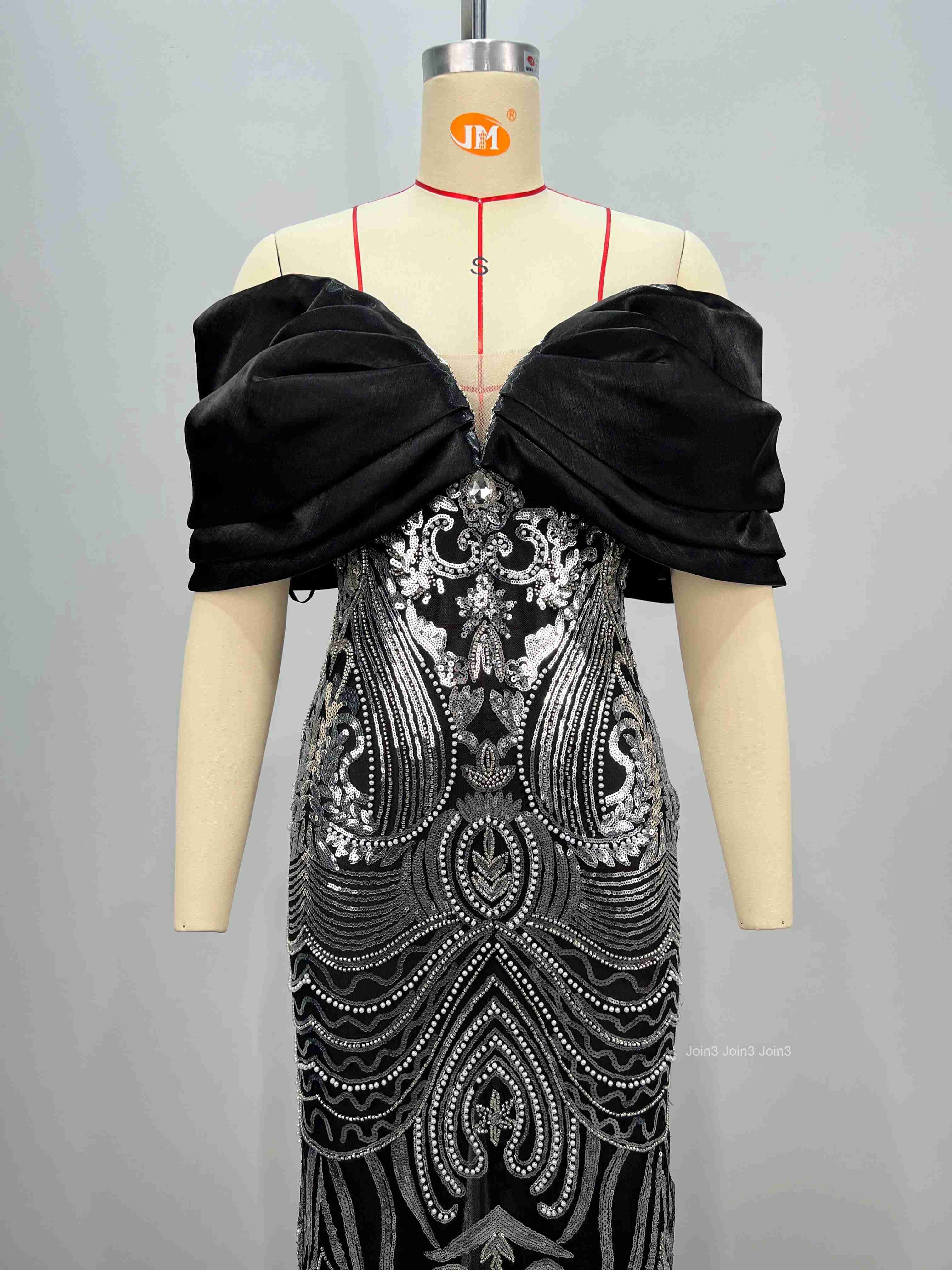 Stylish Black Silver Beaded Evening Gown with Flowing Skirt Fitted Bodice for Red Carpet Gala Formal Events