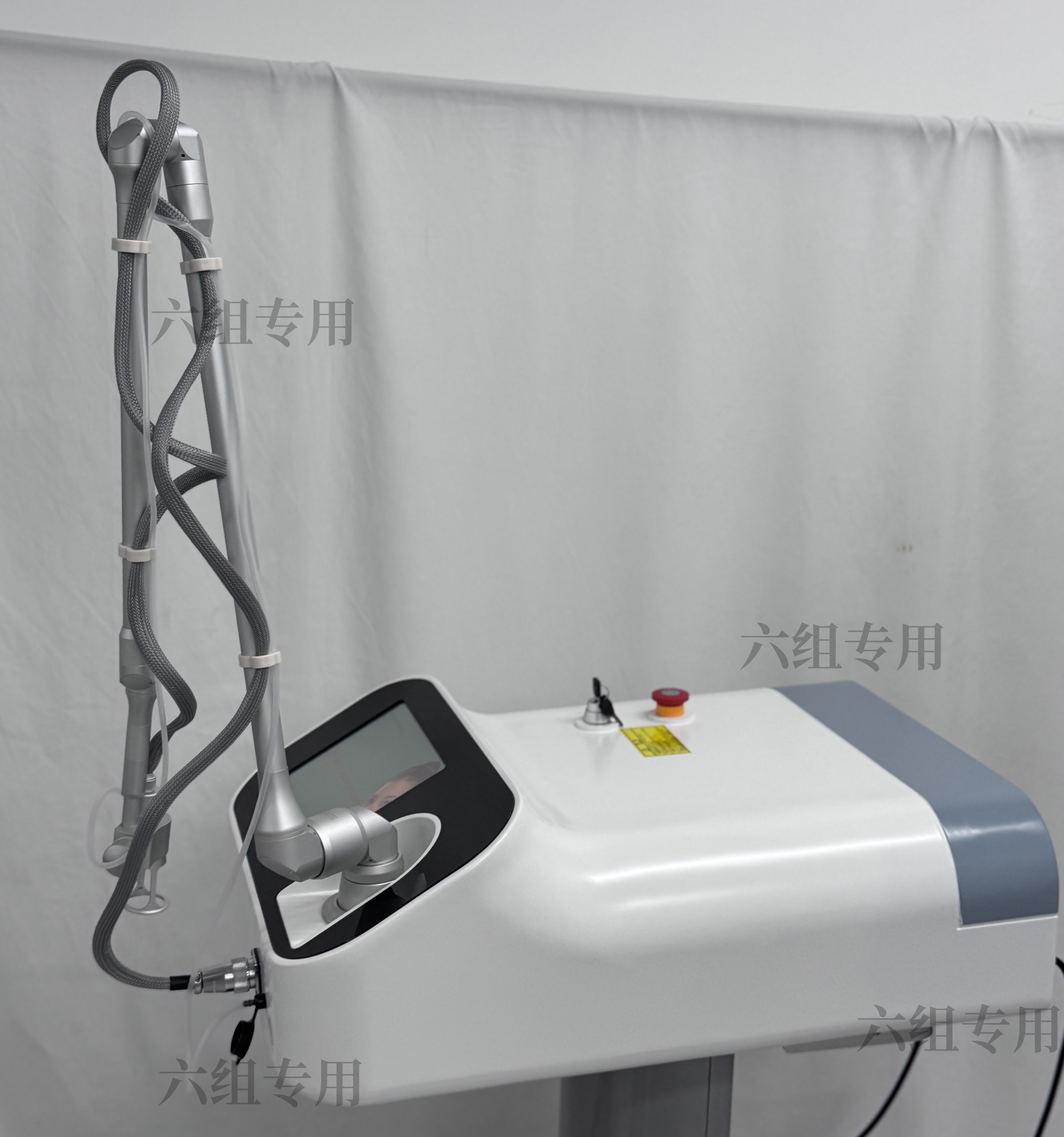 Fractional CO2 Laser Beauty Machine for Deep Skin Renewal, Acne Scar Treatment, Stretch Mark Removal and Wrinkle Reduction