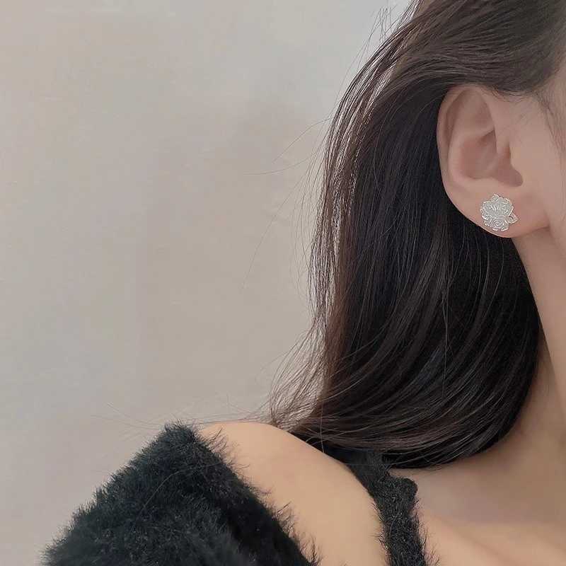 White Flower Stud Earring for Women Simple Korean Design Sweet Camellia Special Ear Jewelry Wedding Best Friend Christmas Gift XJ250623